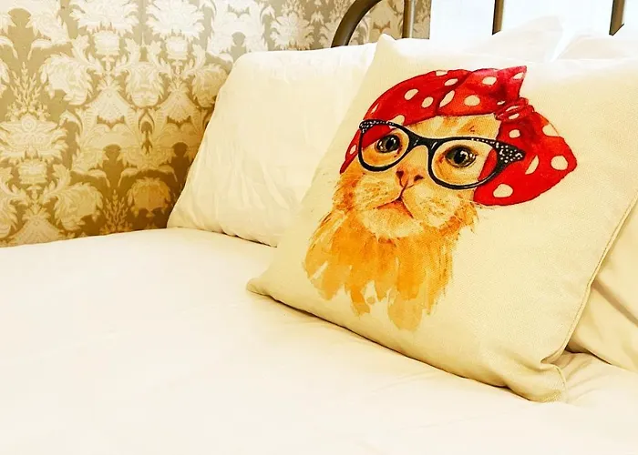 La At The Hotel 3*
